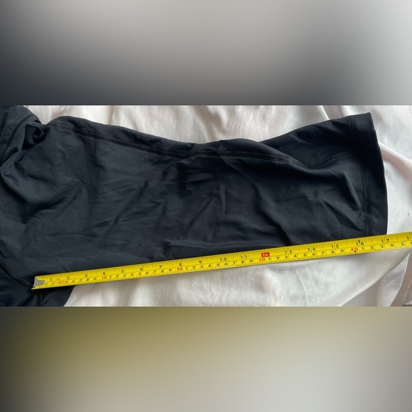 Under Armour Black Capri Leggings - Picture 4 of 9